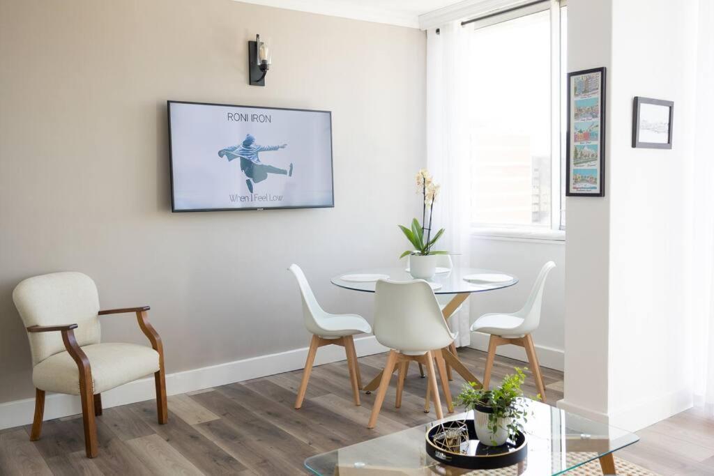 Apartment Modern, Trendy And Comfortable 2 Bedroom In Cape Town