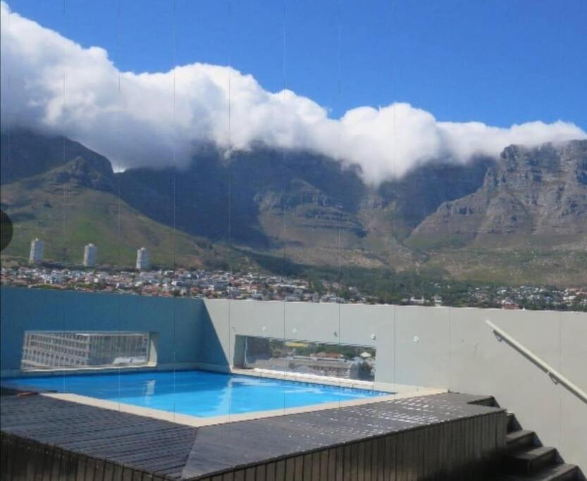 Modern, Trendy And Comfortable 2 Bedroom In