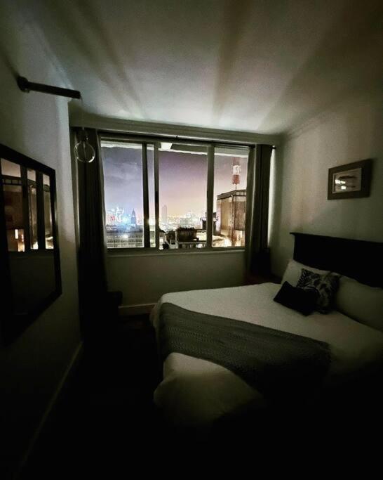 Modern, Trendy And Comfortable 2 Bedroom In Apartment Cape Town