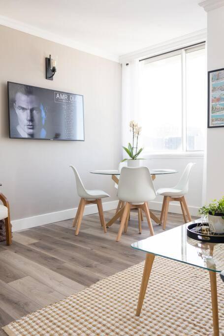 Modern, Trendy And Comfortable 2 Bedroom In * Cape Town