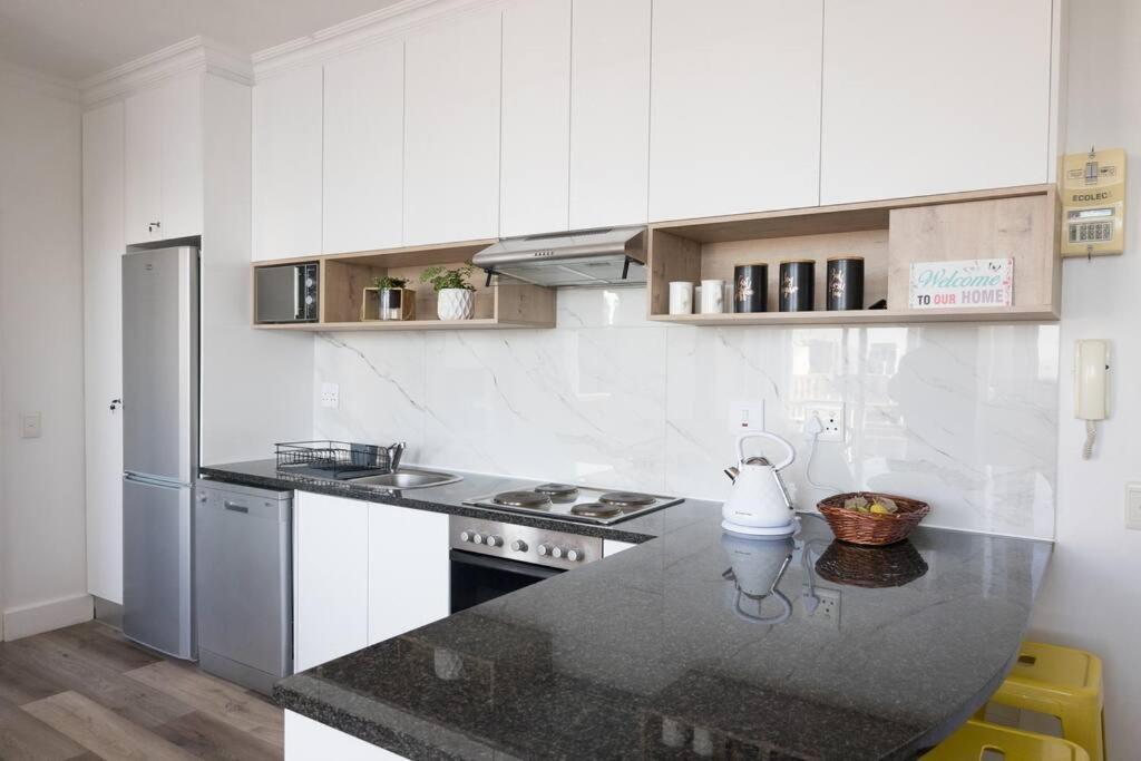 Apartment Modern, Trendy And Comfortable 2 Bedroom In